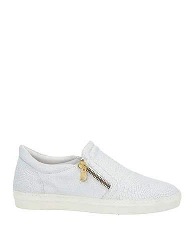 https://images.styletyx.com/images/white-leather-sneakers-pawelk-s-1004557799_1.webp