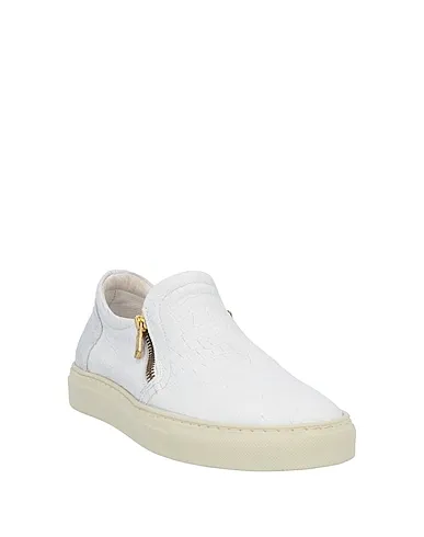https://images.styletyx.com/images/white-leather-sneakers-pawelk-s-1004912246_2.webp