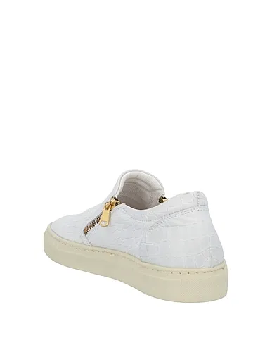 https://images.styletyx.com/images/white-leather-sneakers-pawelk-s-1004912246_3.webp