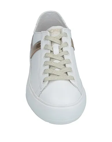 https://images.styletyx.com/images/white-leather-sneakers-pony-13268550_4.webp