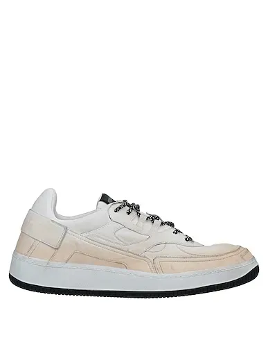 https://images.styletyx.com/images/white-leather-sneakers-premiata-597650_1.webp