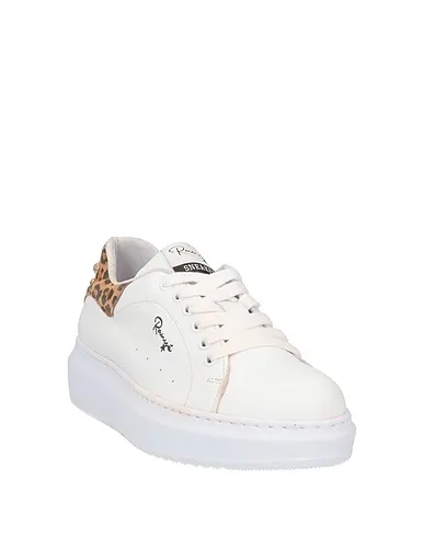 https://images.styletyx.com/images/white-leather-sneakers-ranye-872387964_2.webp