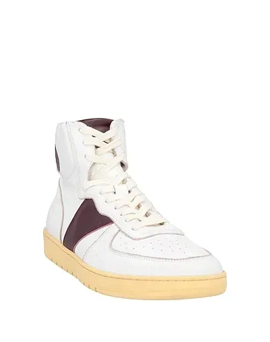 https://images.styletyx.com/images/white-leather-sneakers-rhude-1910630499_2.webp