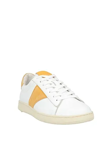 https://images.styletyx.com/images/white-leather-sneakers-rhude-999273613_2.webp