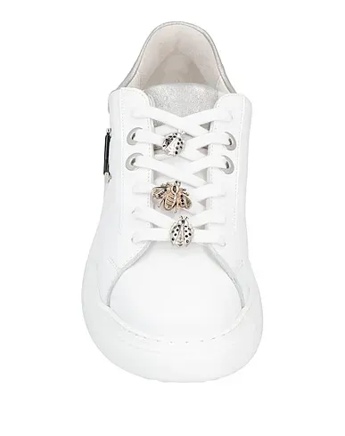 https://images.styletyx.com/images/white-leather-sneakers-tonakai-13285359_4.webp