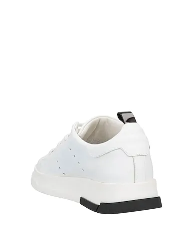 https://images.styletyx.com/images/white-leather-sneakers-tonakai-13316745_3.webp