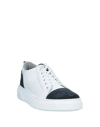https://images.styletyx.com/images/white-leather-sneakers-tsd12-1653134_2.webp