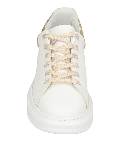 https://images.styletyx.com/images/white-leather-sneakers-vitamina-tu-13230499_4.webp