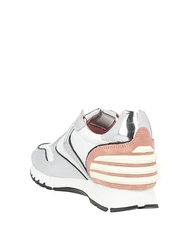 https://images.styletyx.com/images/white-leather-sneakers-voile-blanche-1253159268_3.webp