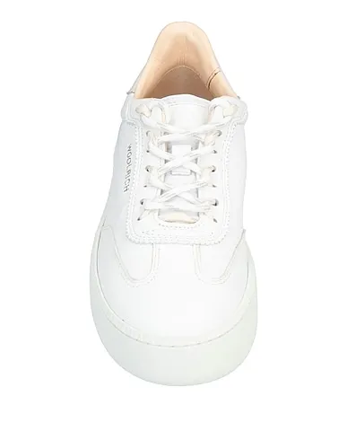 https://images.styletyx.com/images/white-leather-sneakers-woolrich-12917915_4.webp