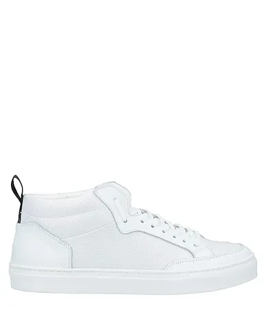 https://images.styletyx.com/images/white-leather-sneakers-ylati-1485896_1.webp