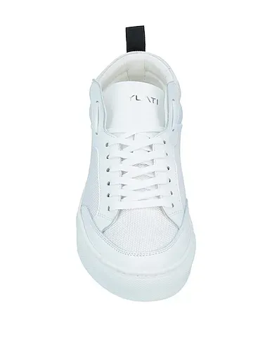 https://images.styletyx.com/images/white-leather-sneakers-ylati-1485896_4.webp
