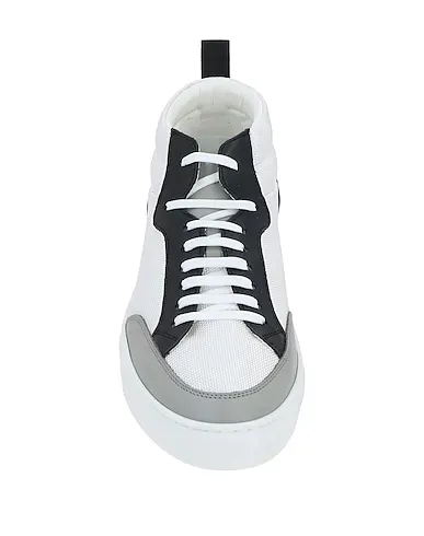 https://images.styletyx.com/images/white-leather-sneakers-ylati-1622929_4.webp