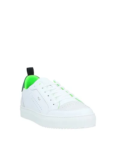 https://images.styletyx.com/images/white-leather-sneakers-ylati-1628879_2.webp