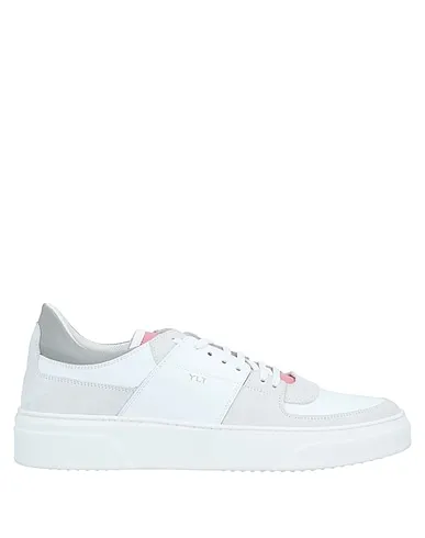 https://images.styletyx.com/images/white-leather-sneakers-ylati-1709633_1.webp