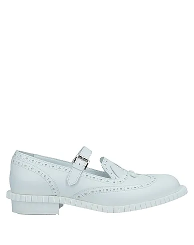 https://images.styletyx.com/images/white-loafers-vivetta-1702390_1.webp