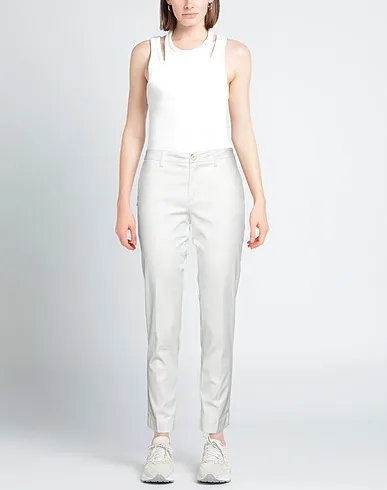 https://images.styletyx.com/images/white-pique-casual-pants-re-hash-13442552_2.webp