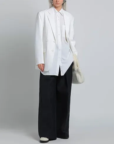 https://images.styletyx.com/images/white-plain-weave-blazer-maison-margiela-3093781_4.webp