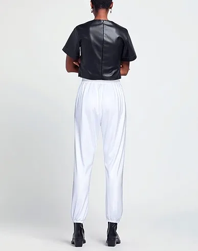 https://images.styletyx.com/images/white-plain-weave-casual-pants-cinqrue-13675166_3.webp