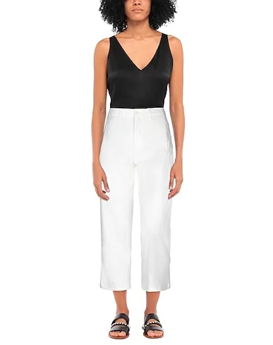 https://images.styletyx.com/images/white-plain-weave-casual-pants-closed-1047815_2.webp