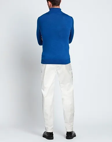 https://images.styletyx.com/images/white-plain-weave-casual-pants-eleventy-1174527286_3.webp