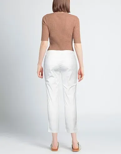 https://images.styletyx.com/images/white-plain-weave-casual-pants-jeckerson-2275703_3.webp