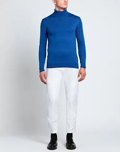 https://images.styletyx.com/images/white-plain-weave-casual-pants-martin-zelo-13285262_2.webp