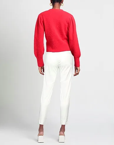 https://images.styletyx.com/images/white-plain-weave-casual-pants-people-3225909_3.webp