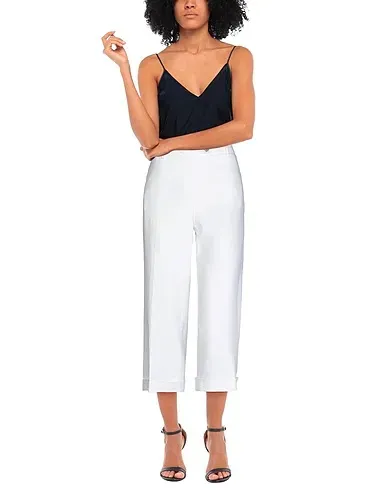https://images.styletyx.com/images/white-plain-weave-casual-pants-re-hash-1173760_2.webp