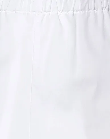 https://images.styletyx.com/images/white-plain-weave-casual-pants-vince-527304_4.webp