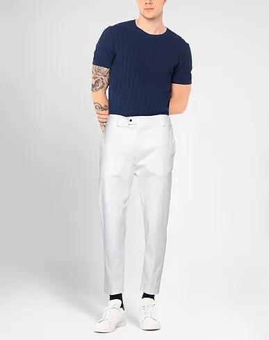 https://images.styletyx.com/images/white-plain-weave-casual-pants-white-over-3189502_2.webp