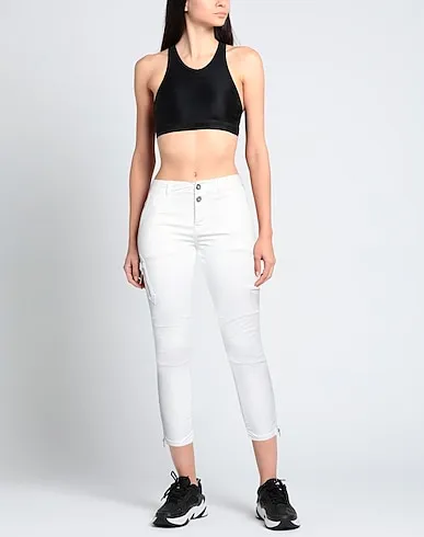 https://images.styletyx.com/images/white-plain-weave-cropped-pants-culottes-mos-mosh-470775610_2.webp