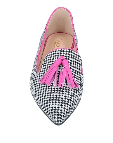 https://images.styletyx.com/images/white-plain-weave-loafers-giulia-neri-1004400962_4.webp