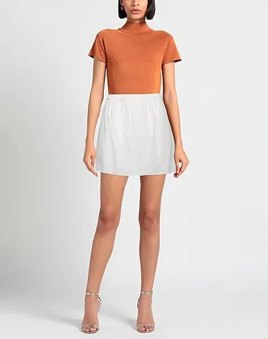 https://images.styletyx.com/images/white-plain-weave-mini-skirt-douuod-13136281_2.webp