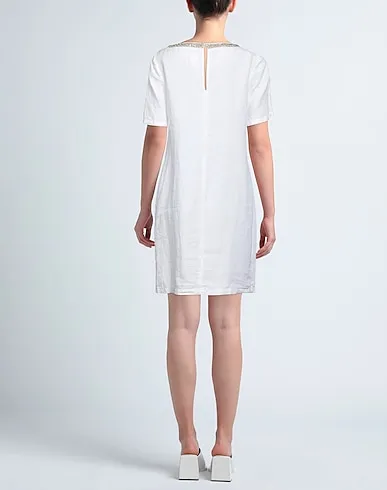 https://images.styletyx.com/images/white-plain-weave-short-dress-120-lino-13028300_3.webp