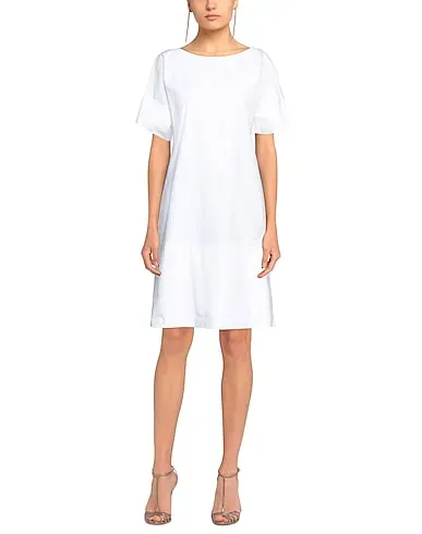 https://images.styletyx.com/images/white-plain-weave-short-dress-les-copains-864762_2.webp