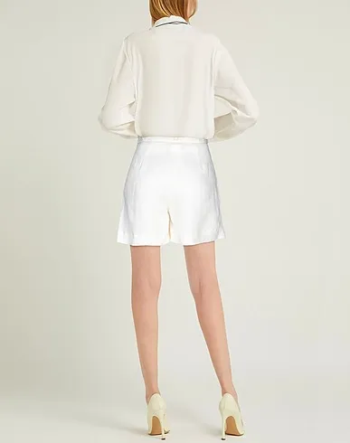 https://images.styletyx.com/images/white-plain-weave-shorts-bermuda-kaos-282744137_3.webp