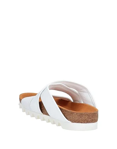 https://images.styletyx.com/images/white-sandals-f-wd-573777_3.webp