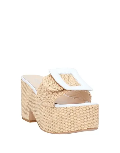 https://images.styletyx.com/images/white-sandals-shana-1286704_2.webp