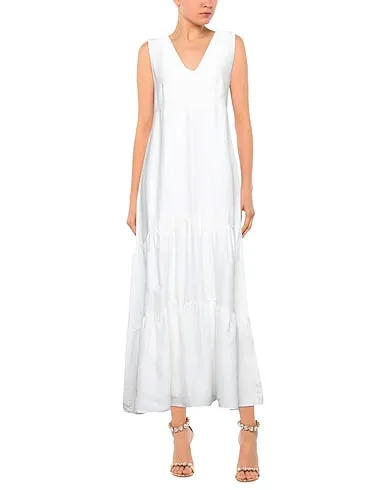 https://images.styletyx.com/images/white-silk-shantung-long-dress-caractere-1422779_2.webp