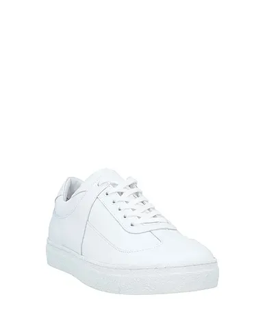 https://images.styletyx.com/images/white-sneakers-a-cold-wall-13574946_2.webp