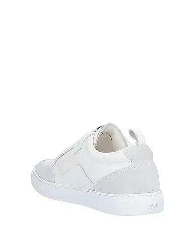 https://images.styletyx.com/images/white-sneakers-cavalli-class-13700916_3.webp