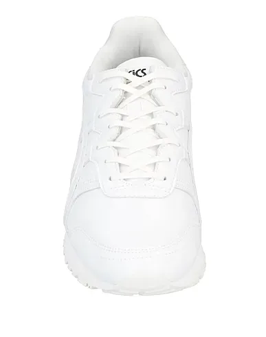 https://images.styletyx.com/images/white-sneakers-comme-des-garcons-x-asics-3255695_4.webp