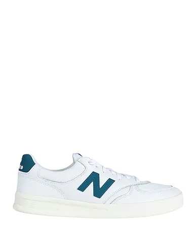 https://images.styletyx.com/images/white-sneakers-ct300v3-new-balance-13030864_1.webp
