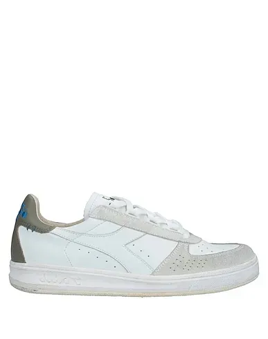 https://images.styletyx.com/images/white-sneakers-diadora-heritage-2953341_1.webp