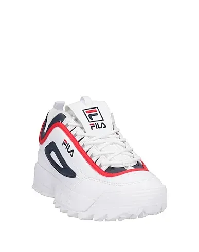 https://images.styletyx.com/images/white-sneakers-fila-1006493752_2.webp