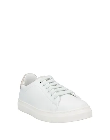 https://images.styletyx.com/images/white-sneakers-l4k3-13219512_2.webp