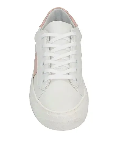 https://images.styletyx.com/images/white-sneakers-vitamina-tu-13222824_4.webp