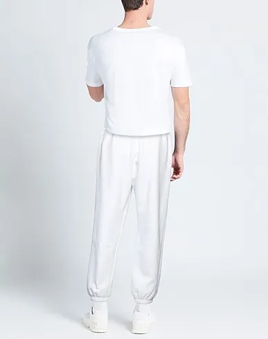 https://images.styletyx.com/images/white-sweatshirt-casual-pants-erl-1250964233_3.webp