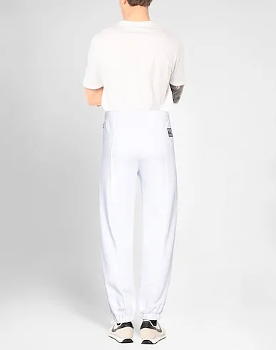 https://images.styletyx.com/images/white-sweatshirt-casual-pants-iuter-2866557_3.webp
